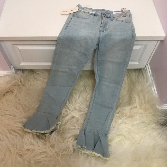 VINCE CAMUTO WOMENS FLOUCE-HEM FLARED JEANS - Picture 2 of 8